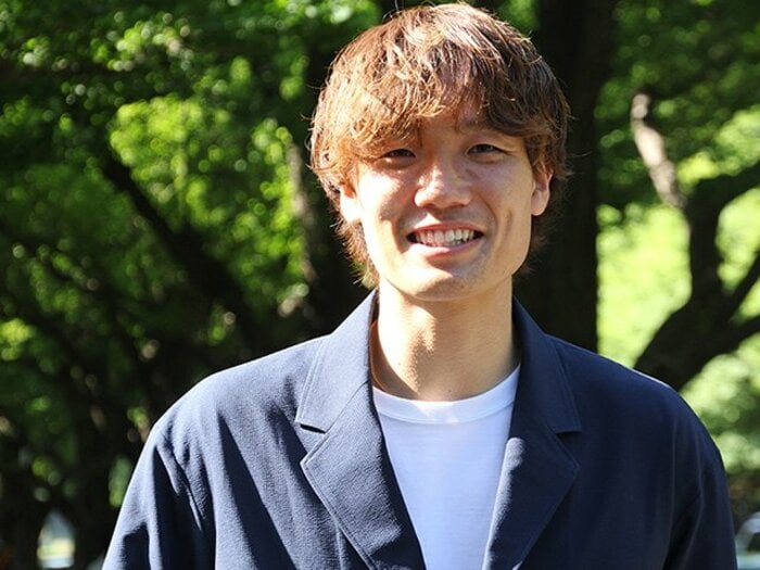 板倉滉が“内田篤人に続いてシャルケで愛された”理由「スライディングしなくていいところでも…」「自分から握手しに」〈インタビュー〉<Number Web> photograph by Satoshi Shigeno