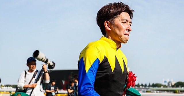 【お値下げ】福永祐一さん ご本人私物 着用後 背中にサイン入りDESCENTE 20251006s10004048006000p_thum.webp