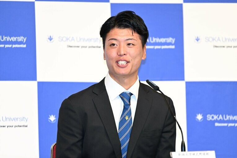 驚きを交えながら指名の喜びを語った山崎　©Keiji Ishikawa