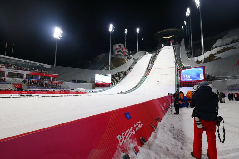 中国・河北省張家口市の国家スキージャンプセンター　©JMPA