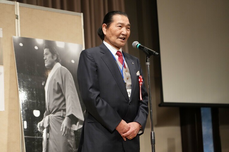 猪木との思い出を語る松浪健四郎さん　©Essei Hara