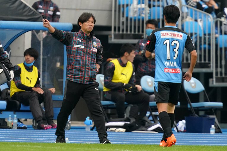 目標を高く設定することでチームにモチベーションを与え続けた鬼木監督　©︎Getty Images