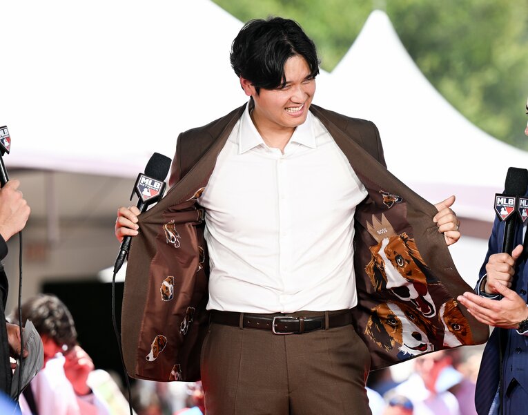 デコピンスーツで登場した際の大谷さん…写真はまだまだ続きます　©Getty Images