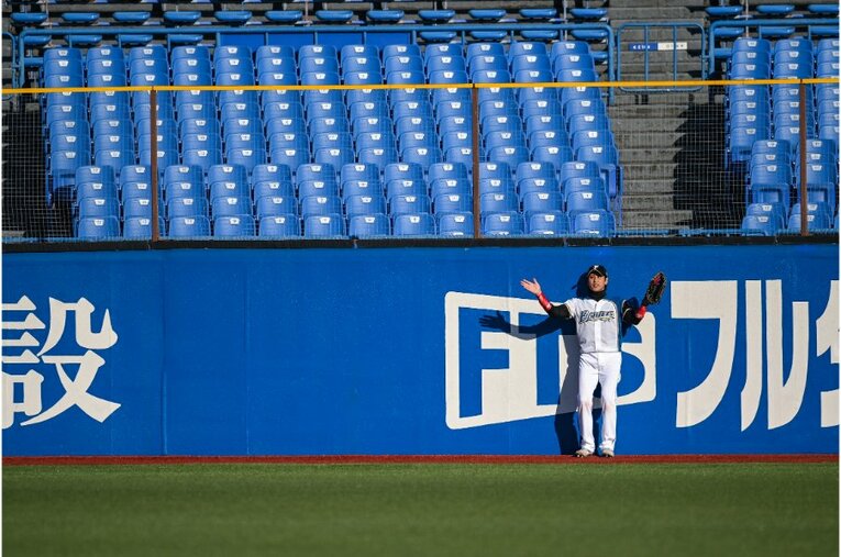 《異例の戦力外通告》が続く終盤戦と浅尾拓也を抜いたヤクルト3年目ドラ1・清水昇の日本新「48ホールド」 〈週刊セパ記録〉(27)