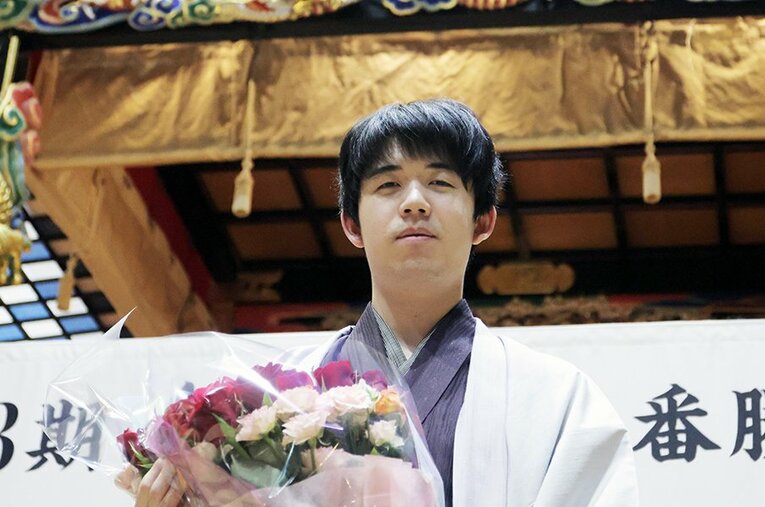 名人戦3連覇を果たした藤井聡太七冠。永瀬拓矢九段の正着続きだった第5局指し直し局で、逆転劇を完遂した ／ photograph by JIJI PRESS