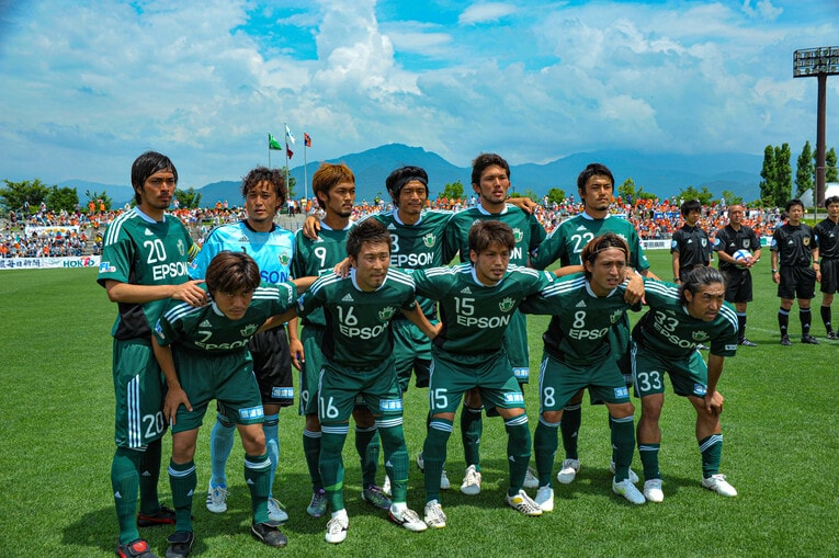 試合前の松本山雅FCイレブン（松田直樹は後列右から3人目）