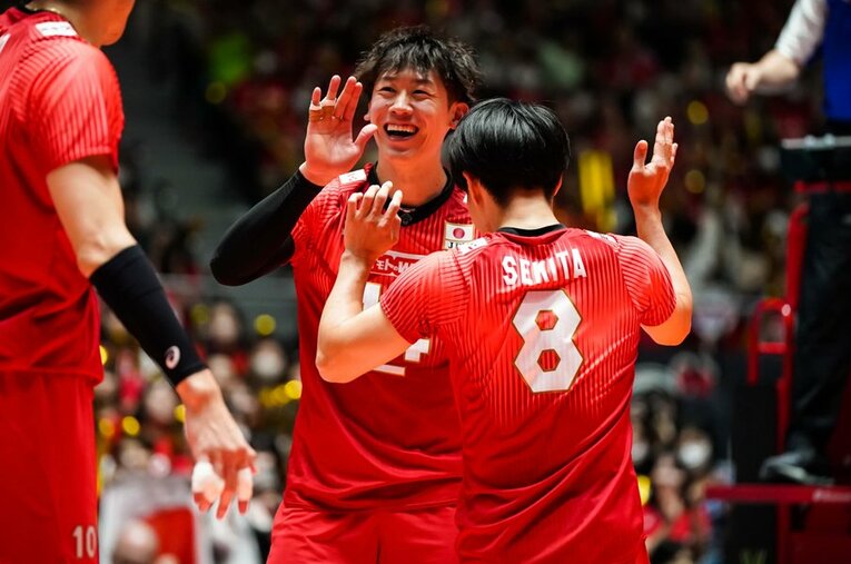 ネーションズリーグでのメダル獲得など、世界の評価を高まっている男子バレーボール日本代表 ／ photograph by FIVB