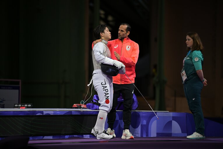 男子フルーレ個人準決勝、飯村一輝vs.張家朗　©Takuya Kaneko/JMPA
