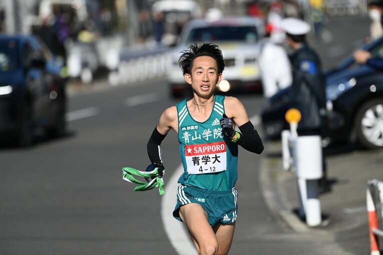青学大、7区を走った岸本大紀（3年）。1:02:39で区間1位　©︎JMPA