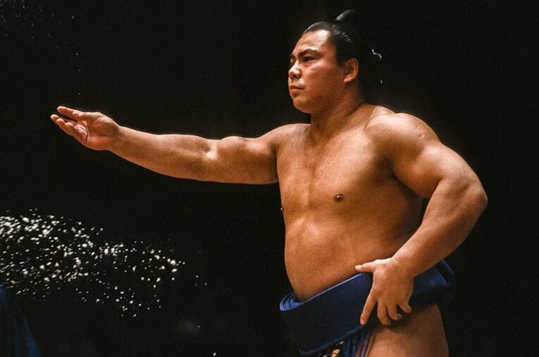 1983年九州場所の千代の富士。美しい肉体美で昭和の大横綱として君臨した　©David Madison/Getty Images