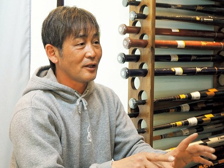 社会人で7年間プレーした後、家業を継いだ鈴木　©Bungeishunju