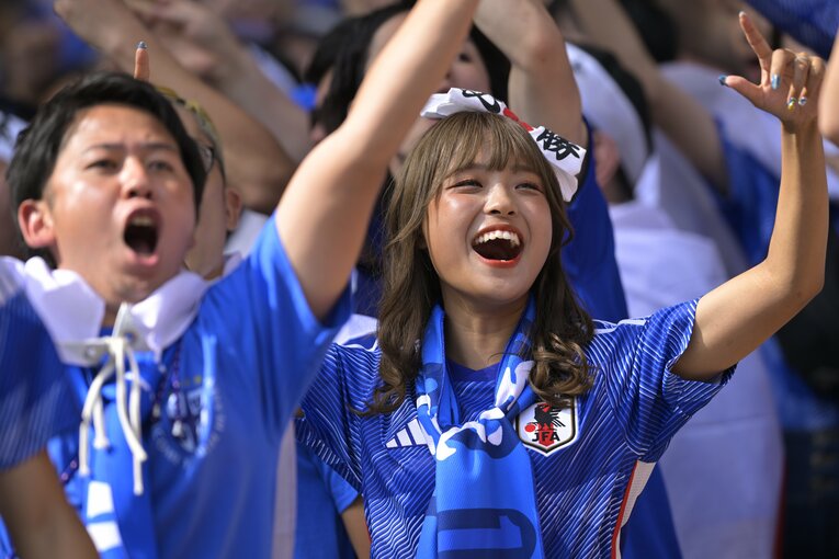 コスタリカ戦でも観客席から声援を送るサポーター　©Koki Nagahama／JMPA