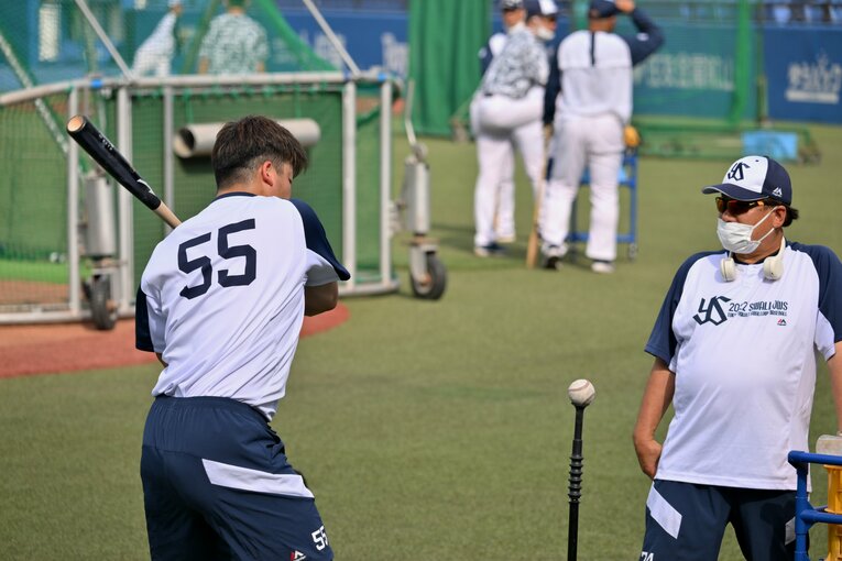 試合前練習風景。置きティー　©Hideki Sugiyama