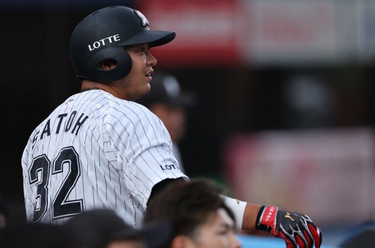 今シーズン打撃が開花したロッテの佐藤都志也 ／ photograph by Chiba Lotte Marines