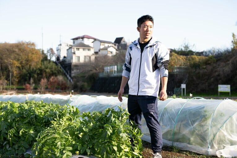 厚木キャンパス内の農地にて　©Nanae Suzuki