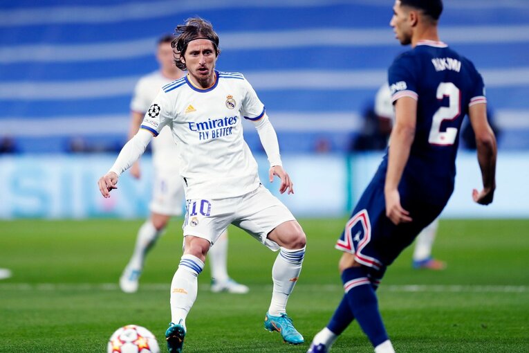 PSGメッシらをサポーターが威圧…CLベスト16でレアル大逆転勝利の背景＜翌日、カンプノウではなぜかバルサの守護神にブーイング＞(9)