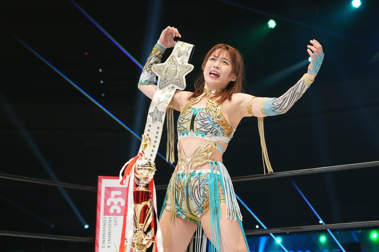 「もうプロレスを続ける資格が…」スターダム・上谷沙弥が苦悩の先に見つけた“答え”「飛べる今のうちに飛びたいんです」《特別グラビア》(68)