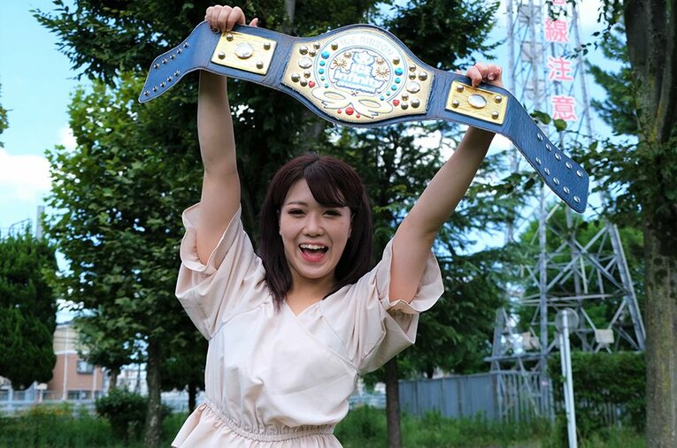 キャリア1年7カ月、17歳での戴冠となった鈴季すず。これからどんなレスラーになっていくのだろう。 ／ photograph by Norihiro Hashimoto