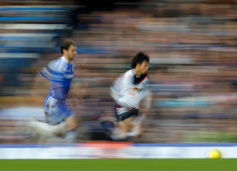 チェルシーDFイバノヴィッチをスピードがかわす宮市　©︎Action Images/AFLO