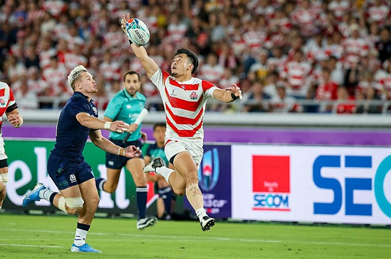 7人制日本代表での五輪出場を断念した福岡堅樹。昨年のW杯で最も印象に残ったと語るスコットランド戦では、3つのトライに絡んだ。 ／ photograph by AFLO