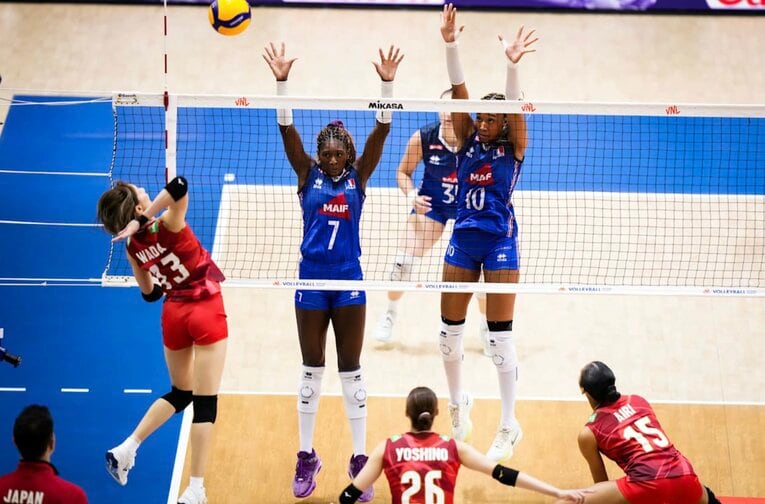 和田由紀子（VNLフランス戦）©︎Volleyball World