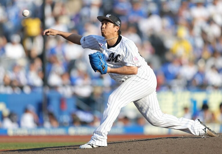 力投する益田　©JIJI PRESS