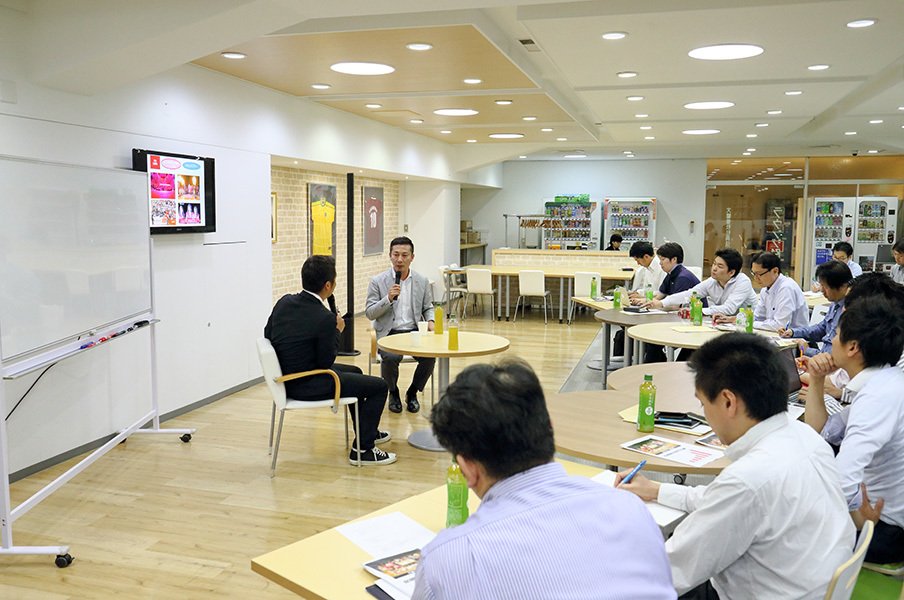 Bリーグ1の経営手腕を池田純が検証!千葉ジェッツ代表に聞く成功の秘訣。<Number Web> photograph by Kiichi Matsumoto