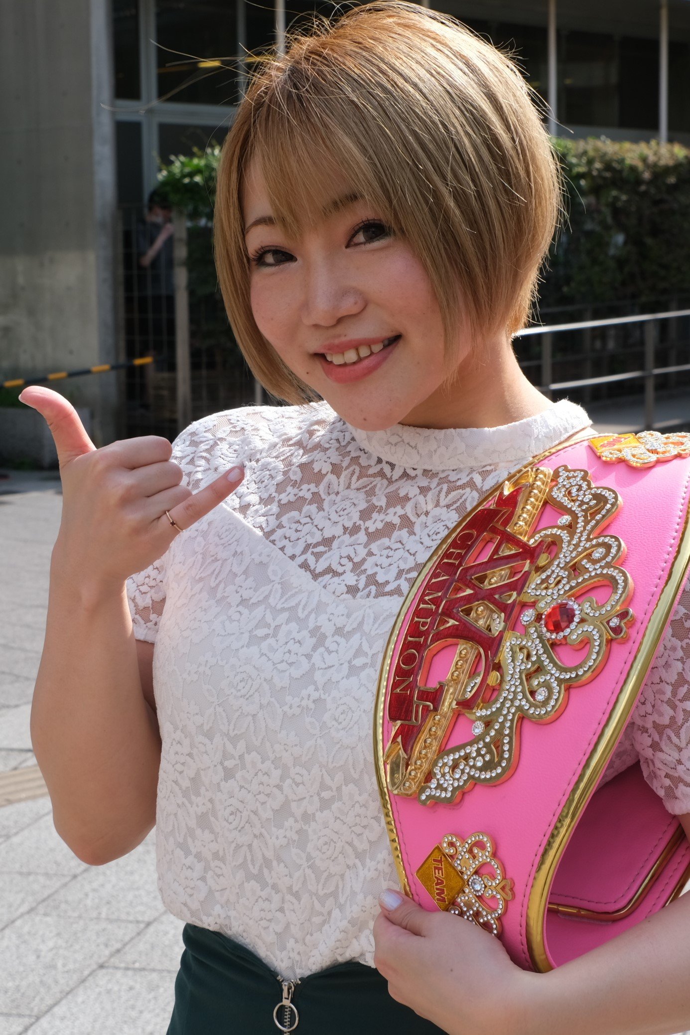 アクトレスガールズ1期生の本間。現在はタッグ王座を保持している