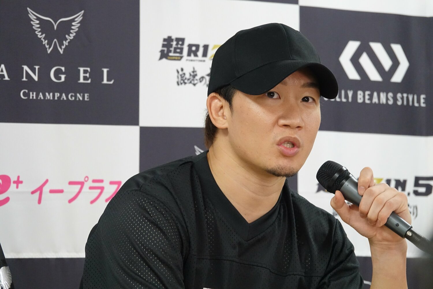 朝倉未来の試合後会見。率直は言葉で青木真也へのリスペクトを口にした　©Koji Fuse