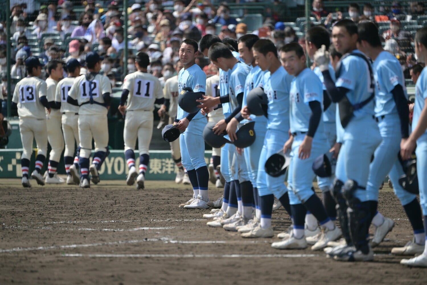 センバツ代替出場校として初めて決勝に進んだ近江。急遽出場が決まったため、ユニフォームやバッグ類はほぼ丸2日で作ったことになる　©Hideki Sugiyama
