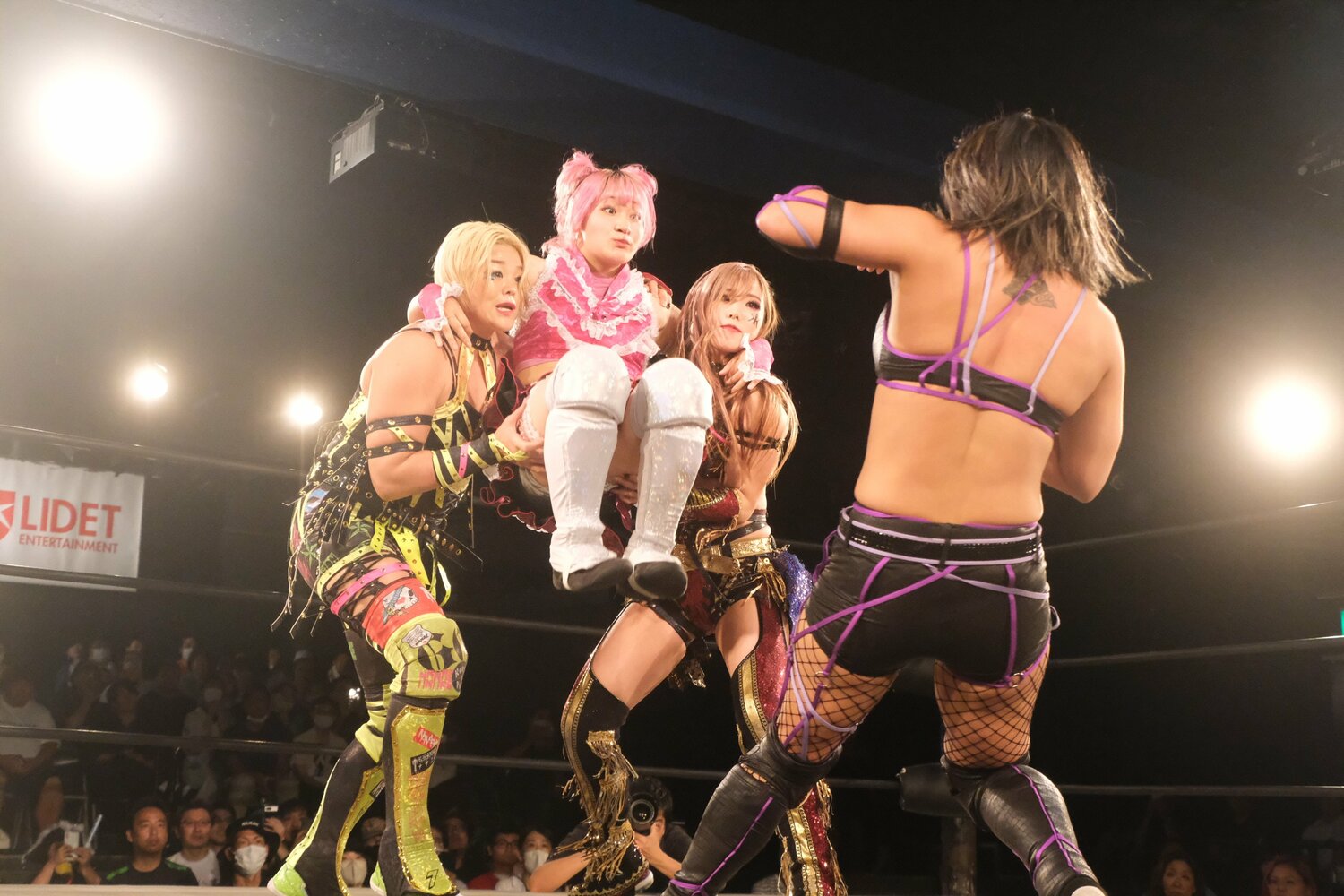 高橋奈七永、細川ゆかりと連係攻撃　©Norihiro Hashimoto