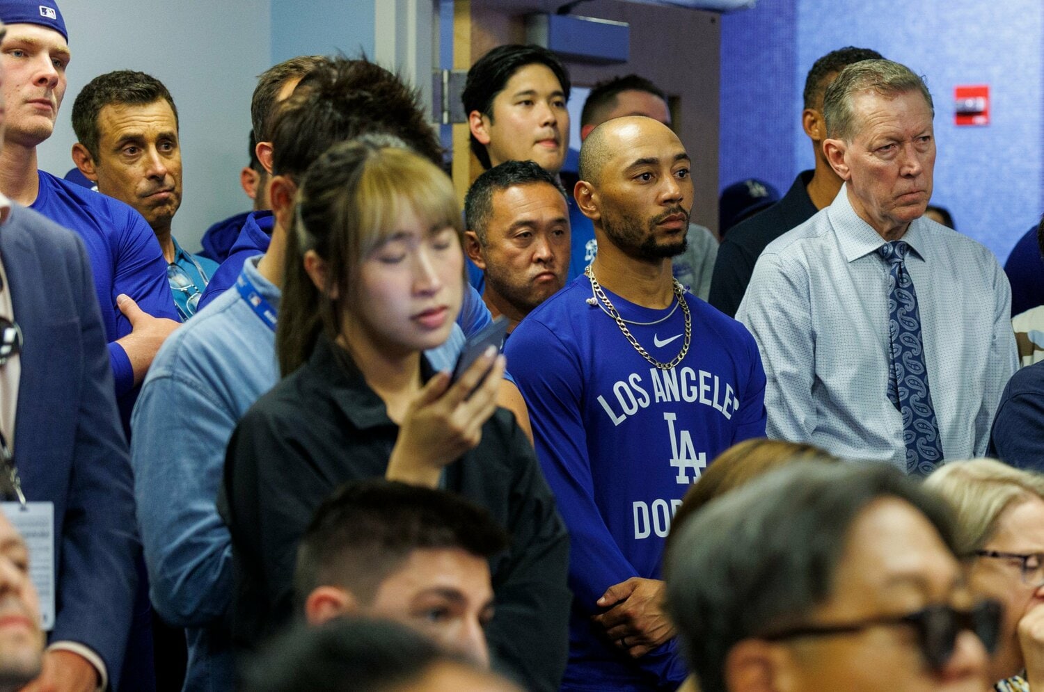 会場の最後方には練習後に駆け付けた大谷、ベッツも ©Getty Images