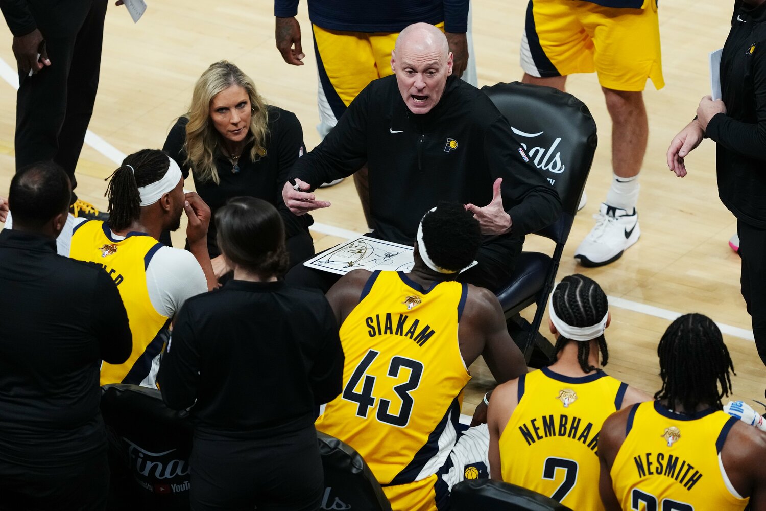 佐藤トレーナーが信頼を寄せるペイサーズのヘッドコーチ、リック・カーライル ©︎Dylan Buell/Getty Images