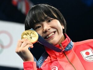 「無敵の金メダリスト」藤波朱理20歳、圧巻なのは“強さ”だけではなく…「五輪のレスリングでこんなの見たことない」現地記者が驚いた“ある光景”