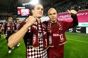 酒井高徳30歳が問いかけるJリーグと欧州サッカーの“決定的な差”「Jのインテンシティは低い」「アンドレスは究極のレベルですよ」