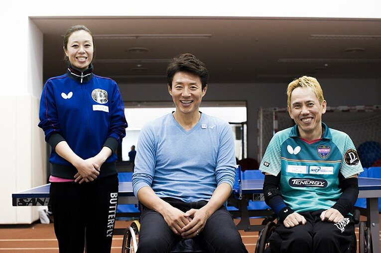 写真左は、吉田信一選手を支えている小川真由美コーチ。東京パラリンピックでは、みんなの協力でメダルを狙う！ ／ photograph by Yuki Suenaga