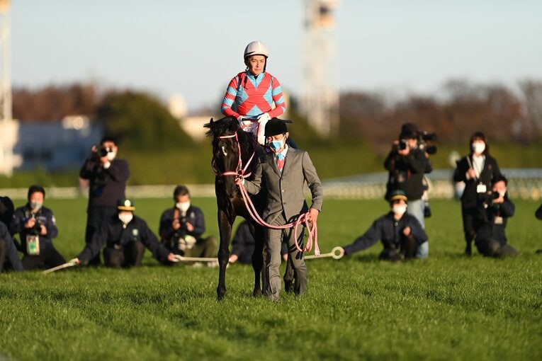 「本当に立派な走りでした」コントレイルがジャパンCで有終の美…“男泣き”福永祐一が三冠馬と歩んだ「夢のような」2年間(24)