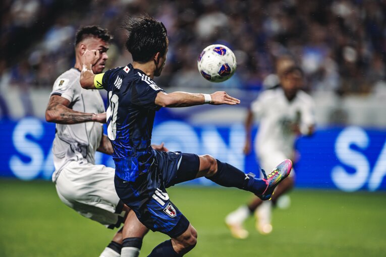 インドネシア戦での久保のテクニック　©Kiichi Matsumoto