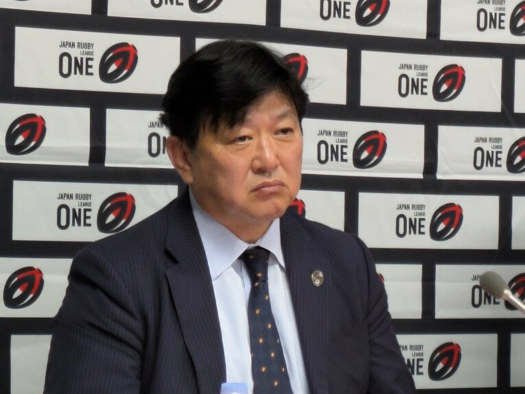 会見で新規定に関する説明をする東海林一専務理事　©Nobuhiko Otomo