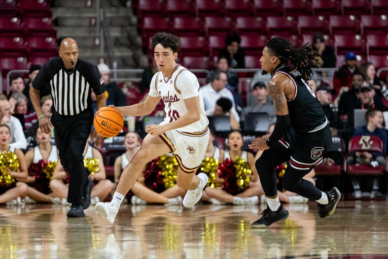 ボストン大でプレーするテーブス流河（20歳）　©︎Meg Kelly