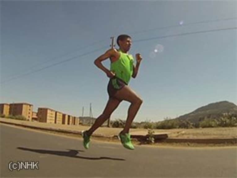 トラック競技で培ったスピードを持ち込んだゲブレシラシエ。飛び跳ねるような力強いフォームが特徴。