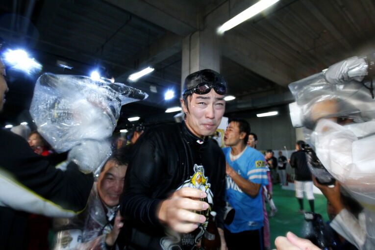 2011年のビールかけ　©BUNGEISHUNJU