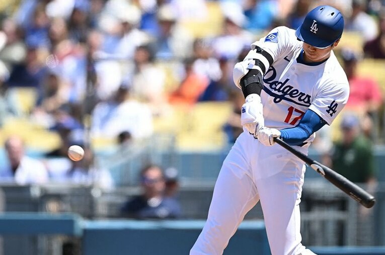 メジャー通算176本塁打を達成した大谷翔平。ホームランボールが様々な話題を呼んでいる ／ photograph by USA TODAY Sports/REUTERS/AFLO