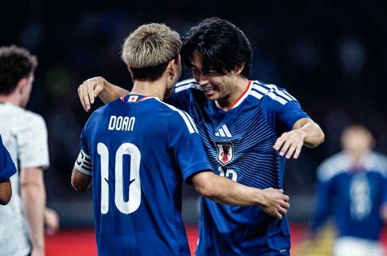 中村敬斗のアシストから堂安律が決勝ゴールを決め、ニュージーランドに勝利した日本。4連戦を全勝（PK戦含む）で終えた ／ photograph by Kiichi Matsumoto