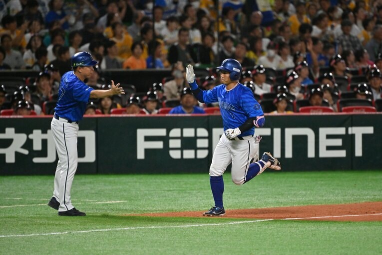 日本シリーズ第3戦、貴重な追加点となるホームランを放った桑原将志　©Hideki Sugiyama