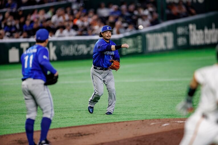 三塁を守るベテラン宮﨑　©Kiichi Matsumoto