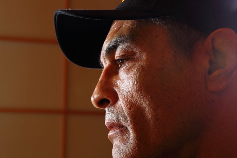 インタビューに応じるヒクソン（2012年）　©Susumu Nagao