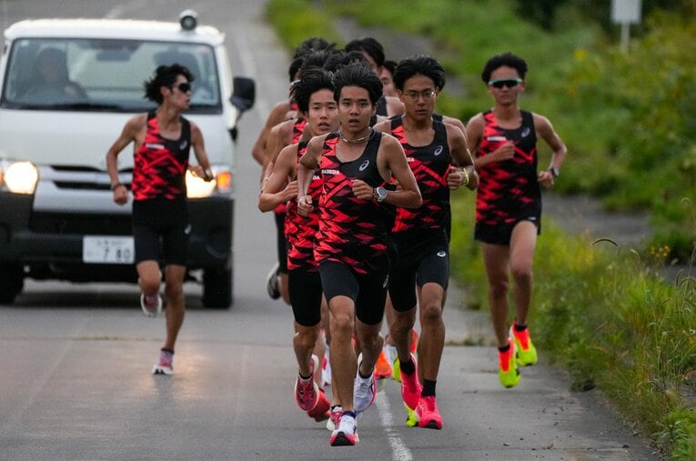 早大での4年間は着々と力をつけた菅野。4年時の合宿で先頭を引く場面も　©Satoshi Wada