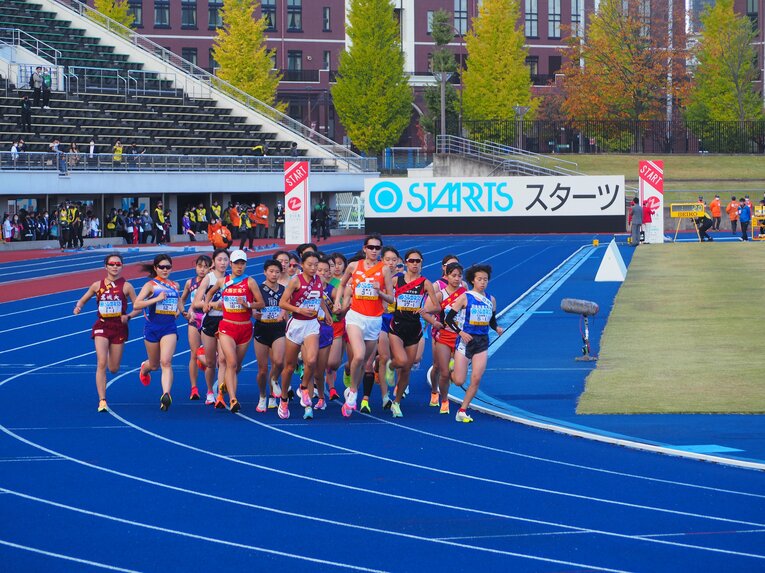 全日本大学女子駅伝、全国から計26チームが参加　©Yu Saito