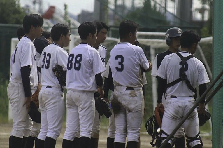 大阪府内の公立校では、枚方なぎさ高校など多くの高校が集まって合同練習をしている ／ photograph by Hirakata Nagisa HighSchool